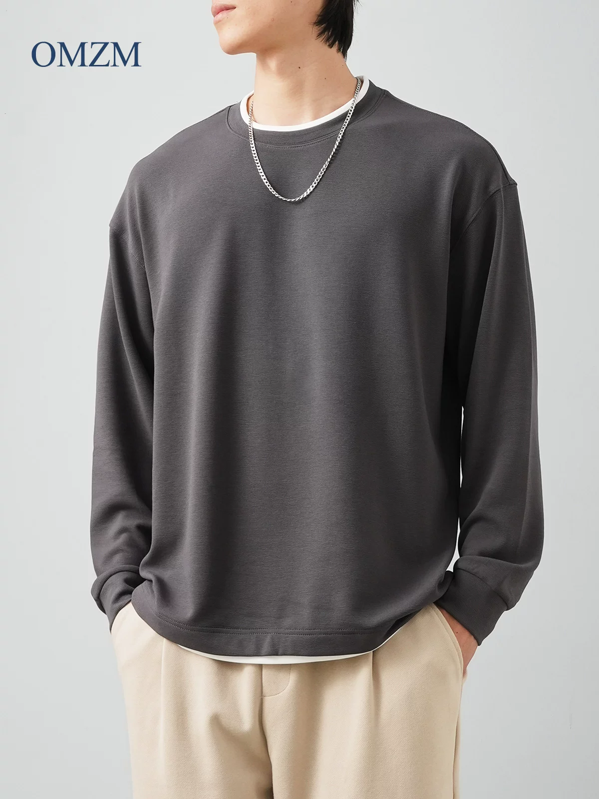 Áo thun dài tay giả hai mảnh hạng nặng OMZM300G dành cho nam giới, áo sơ mi cổ tròn dáng rộng màu trơn mùa thu dành cho giới trẻ