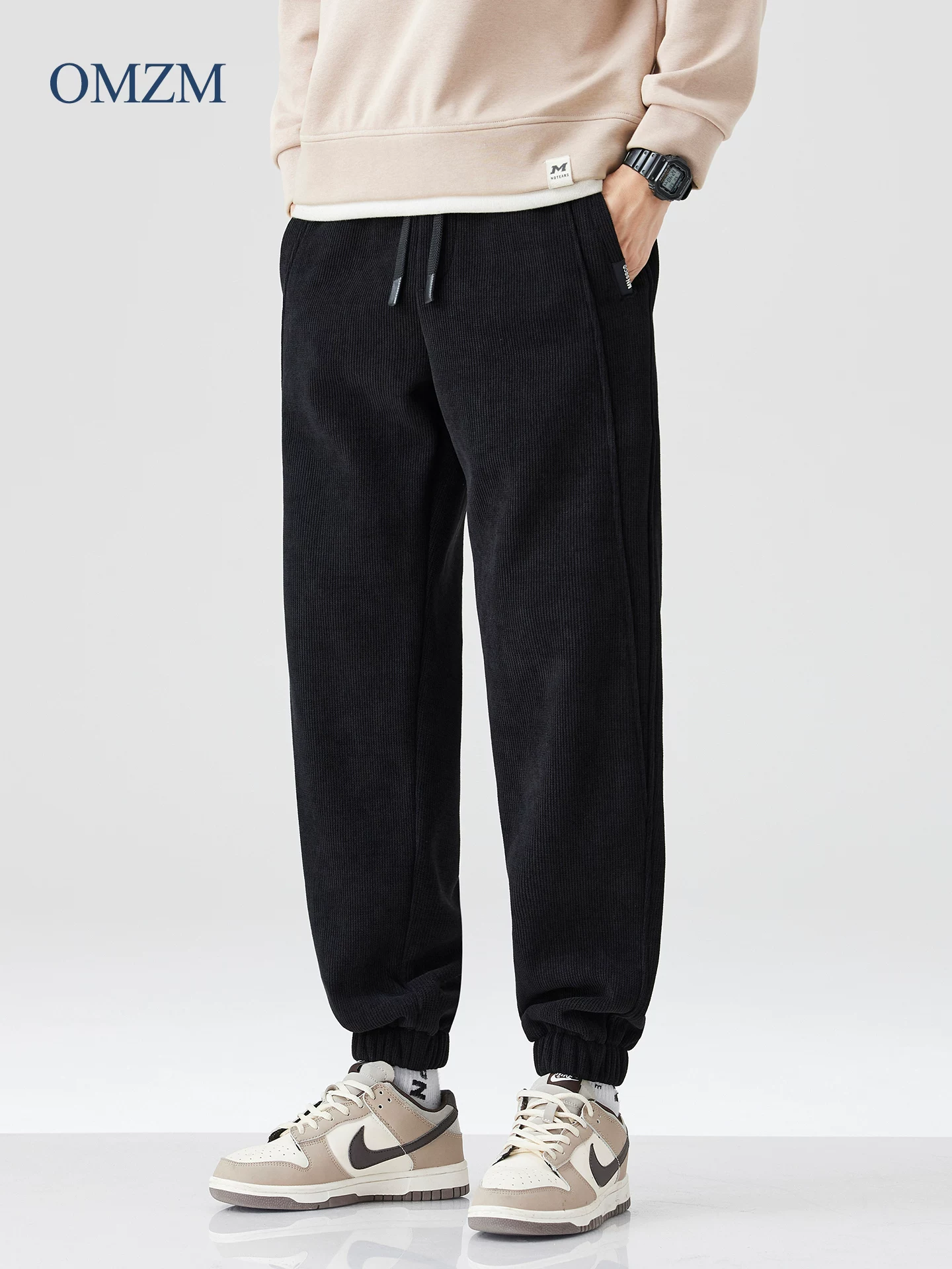 Quần thể thao bằng vải nhung có lót lông cừu hạng nặng OMZM dành cho nam, phong cách mùa thu đông, quần jogger dày dặn ấm áp kiểu Mỹ, quần thể thao rộng rãi.