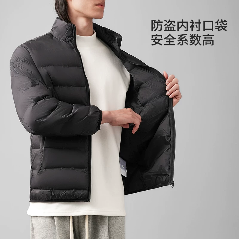 Áo khoác cotton cổ đứng nhẹ OMZM dành cho nam, kiểu mới mùa đông 2024, áo khoác mềm mại có lớp lót bên trong, áo khoác cotton dày dặn và ấm áp.