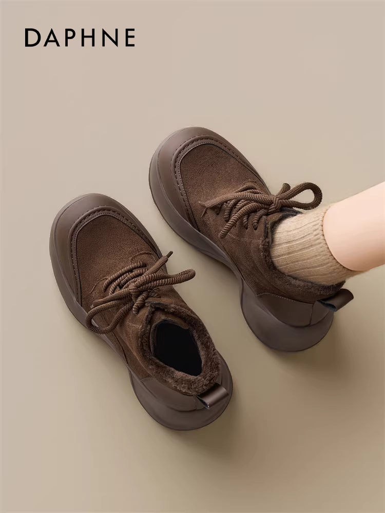 Giày bốt đi tuyết đế dày lót lông cừu Daphne dành cho nữ 2025 Giày bốt ngắn Martin cao gót mùa đông mới Giày bốt cotton tăng chiều cao Giày cotton ấm áp