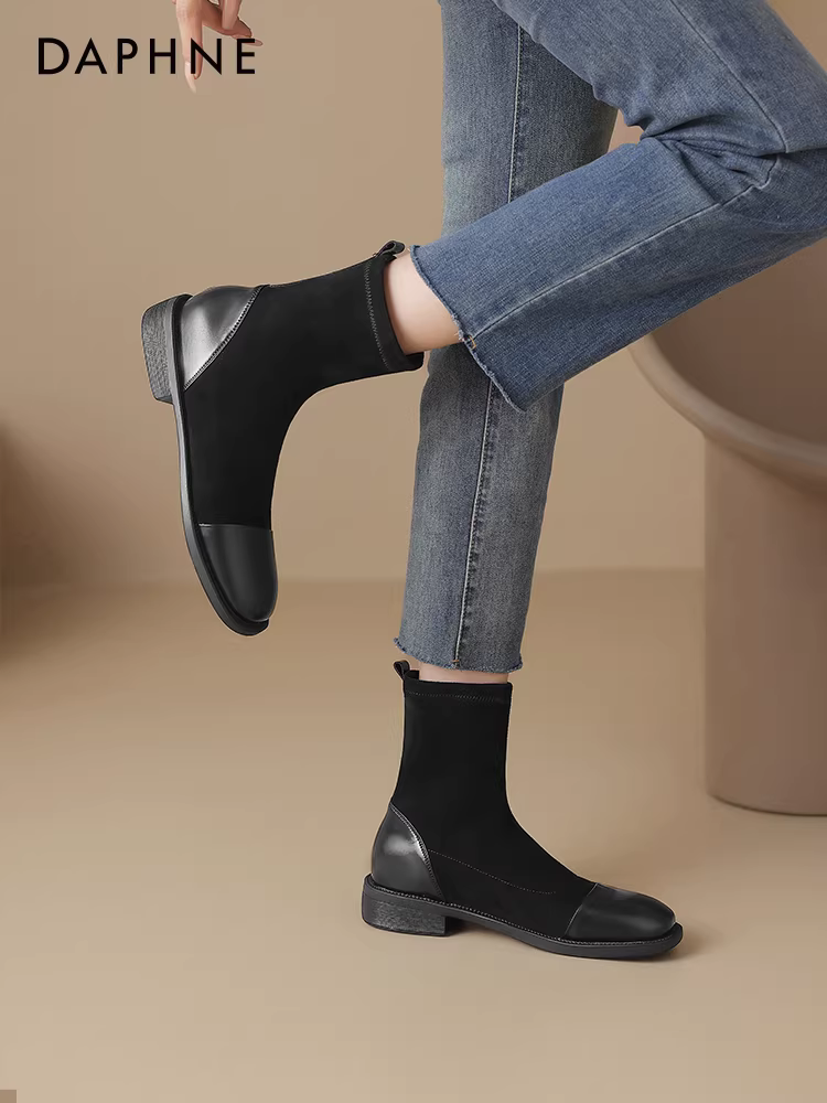 Giày bốt ngắn Daphne dành cho nữ 2025, kiểu mới thu đông, chất liệu da lộn, kiểu dáng ôm sát, đế dày, tăng chiều cao, phong cách Anh quốc cổ điển, kiểu bốt đơn, bốt tất.