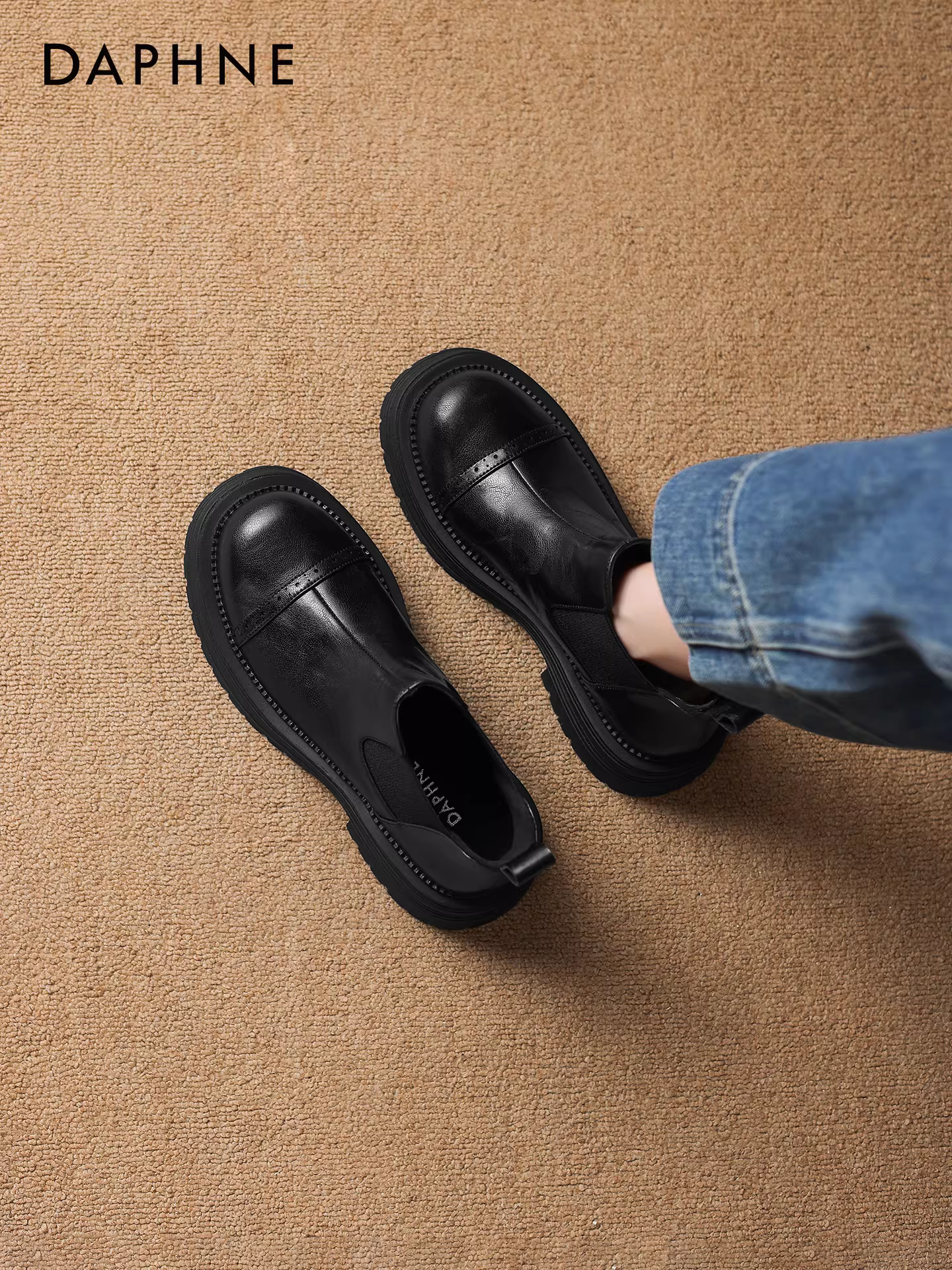 Giày Chelsea Daphne nữ mùa thu 2025 kiểu Anh mới, mũi tròn, kiểu ống khói, cổ điển, đế dày, kiểu Martin