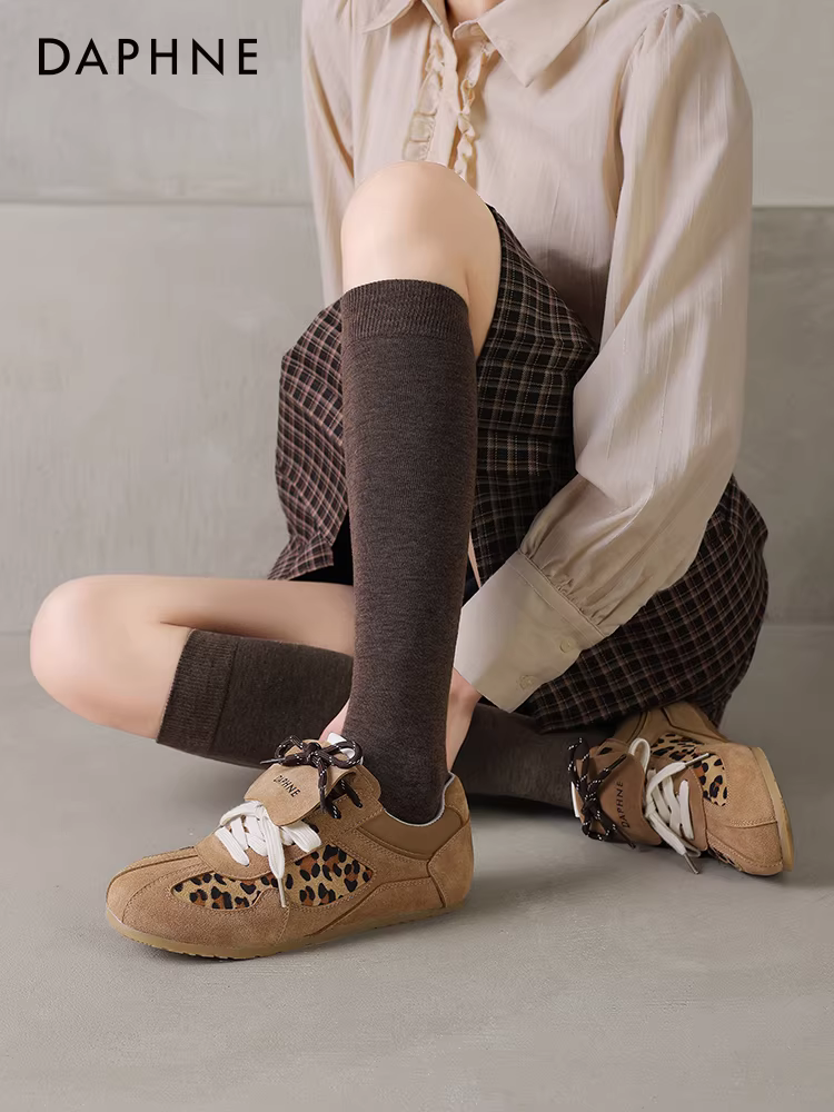 Giày tập thể thao nữ Daphne kiểu Đức cổ điển, mẫu mới thu đông 2025, họa tiết da báo phối màu, giày thể thao đế mềm, thoải mái và đa năng.