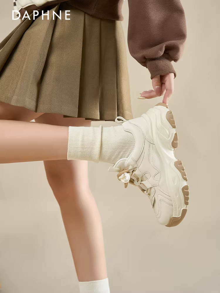 Giày thể thao đế dày Daphne dành cho nữ, giày thể thao mùa thu, giày nữ tăng chiều cao phong cách mùa thu, giày thể thao trắng mới 2025.