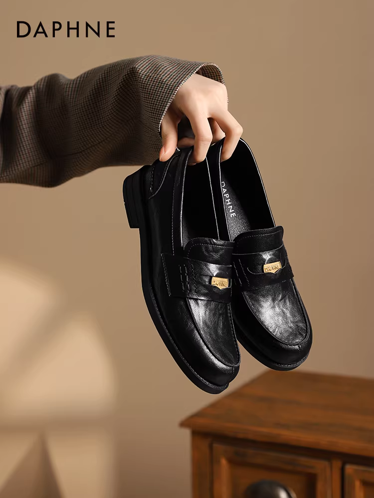 Giày Loafer Daphne nữ 2025 kiểu dáng mới xuân thu, phong cách retro Anh quốc, giày da nhỏ xinh, thanh lịch, thích hợp đi làm.