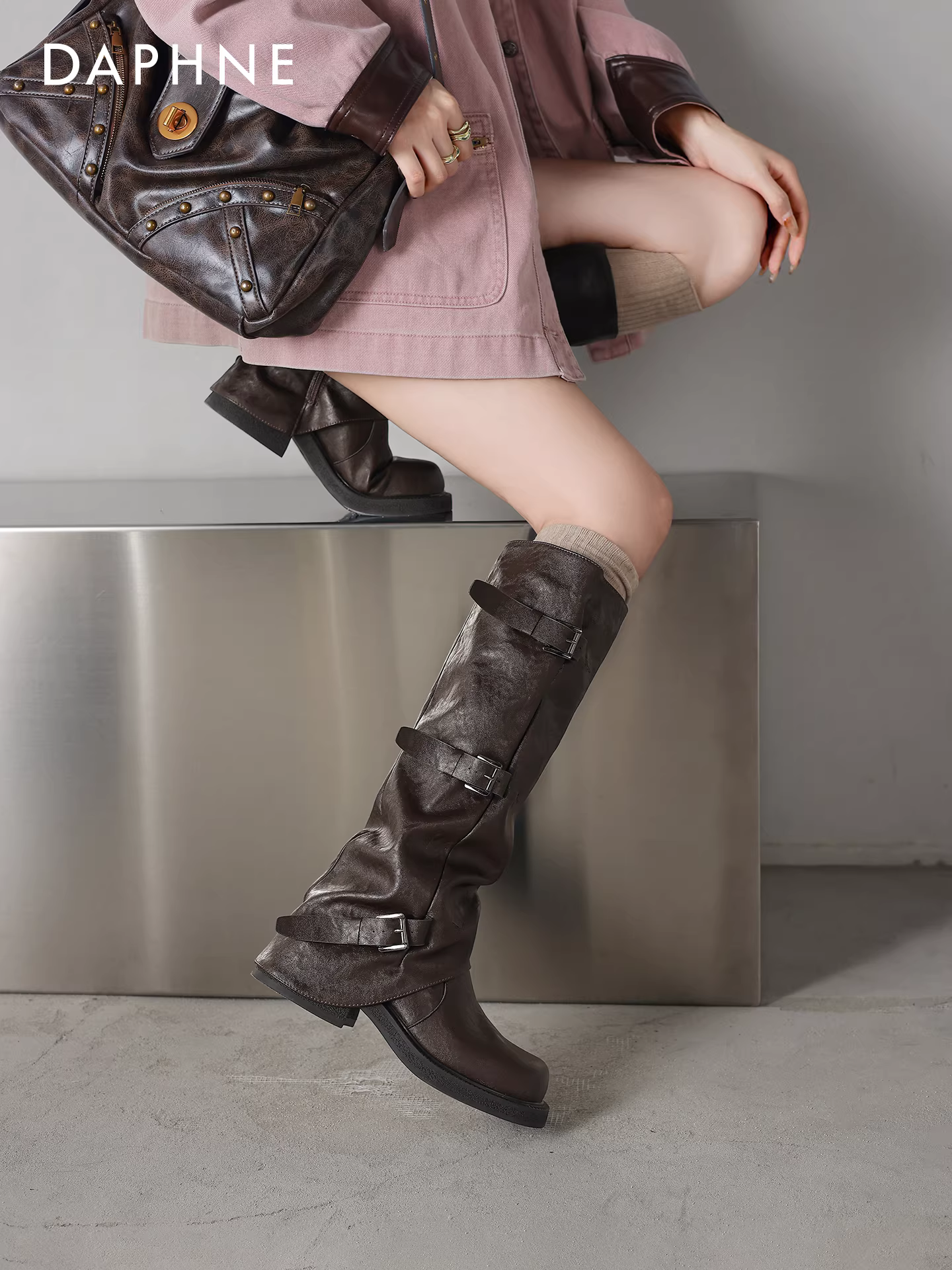 Giày bốt nữ Daphne mùa thu đông 2025 kiểu mới Melard đế dày cổ cao đi cưỡi ngựa