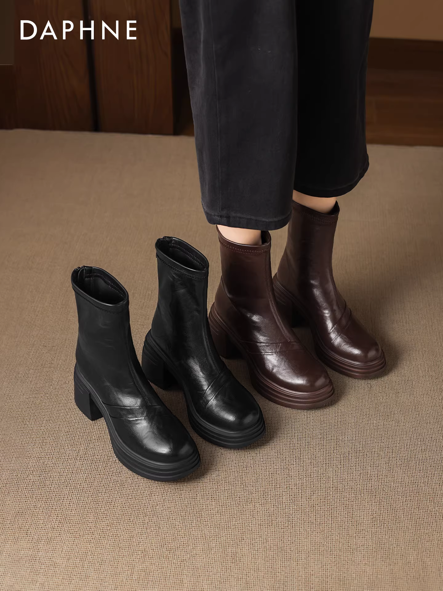 Giày bốt cao gót ngắn Daphne dành cho nữ 2025, mẫu mới mùa đông, lót lông cừu, giày nữ đế dày, kiểu Martin, bốt ôm chân, bốt gót thô