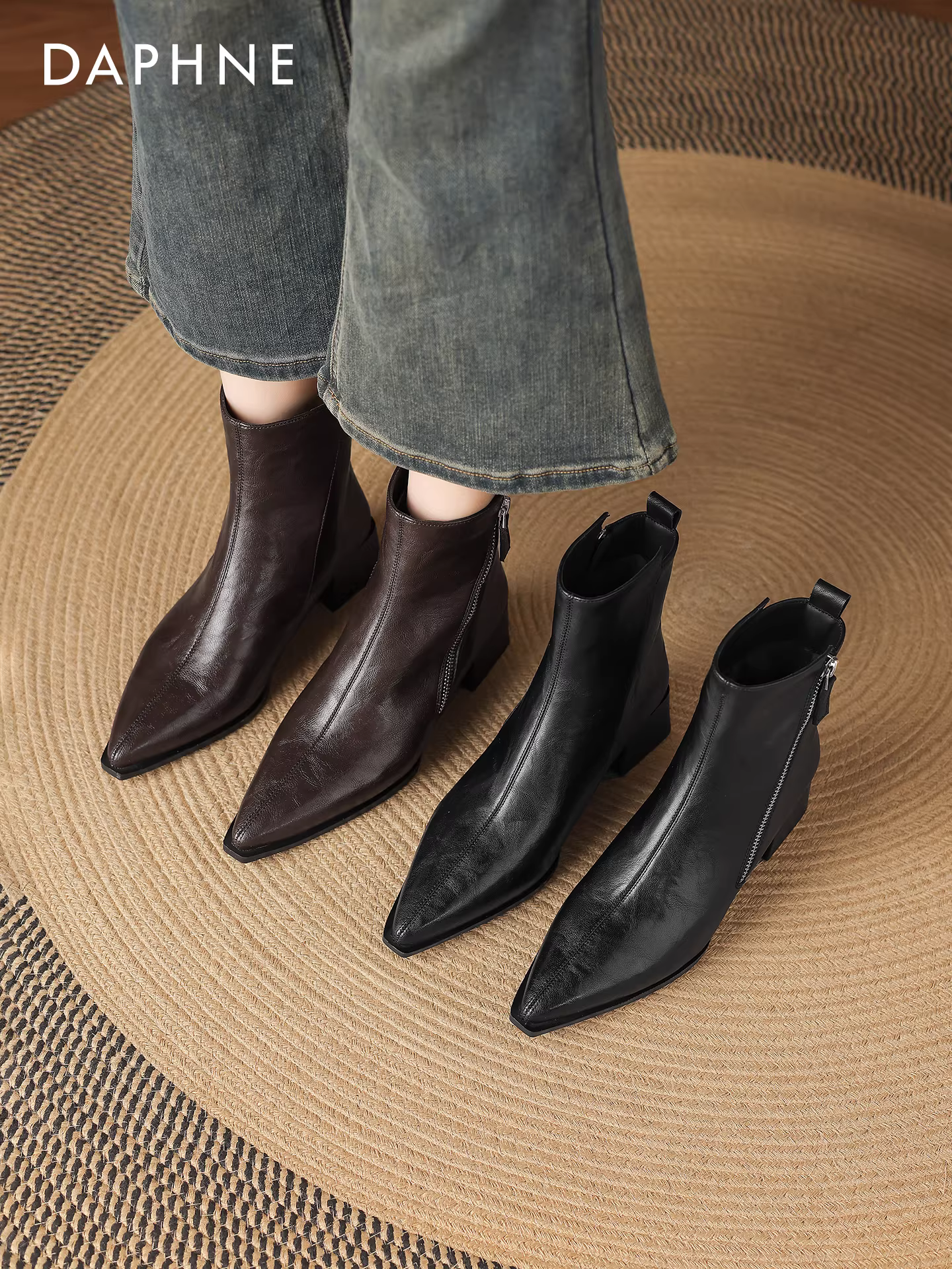 Giày bốt cao gót mũi nhọn Daphne màu nâu dành cho nữ, kiểu Chelsea Martin, lót lông cừu, dáng ôm, mùa đông mới 2025