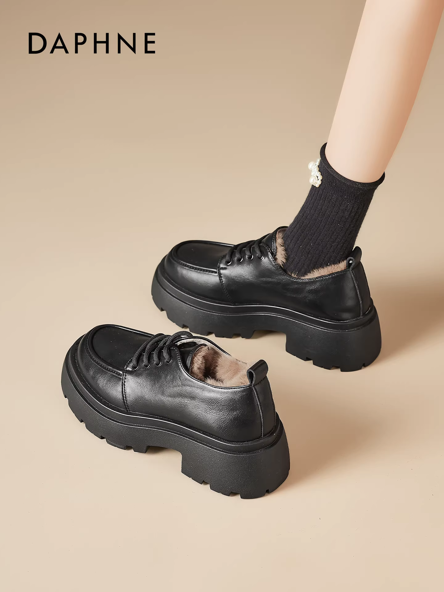 Giày lười đế dày Daphne dành cho nữ mùa đông 2025, giày bông ấm mới, giày lót lông đen, giày da, ủng tuyết