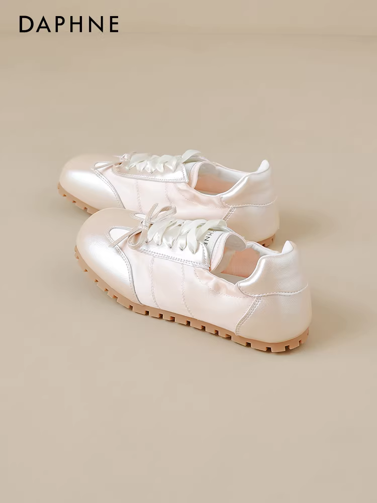 Giày tập ballet Daphne dành cho nữ, mẫu mới thu đông 2025, chất liệu satin, kiểu dáng thể thao, màu hồng, đế bằng, đa năng, màu trắng