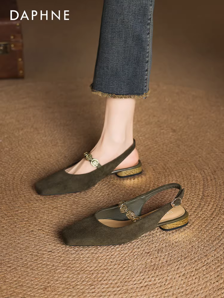 Dép nữ Daphne Mary Jane, giày mùa hè mũi kín, kiểu mới 2025, giày nữ đế bằng phong cách Pháp đi ngoài trời.