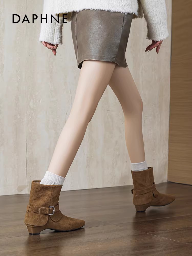 Giày bốt nữ Daphne Maillard, mũi nhọn, kiểu mới 2025, màu cà phê Pháp, kiểu dáng thanh lịch, ôm sát, kiểu bốt cao bồi phương Tây.