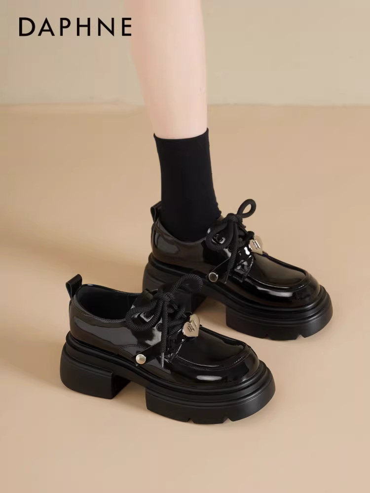Giày lười đế dày Daphne dành cho nữ 2025 giày đơn mùa thu đông mới dành cho nữ giày da màu đen phong cách Anh quốc giày nữ mùa đông