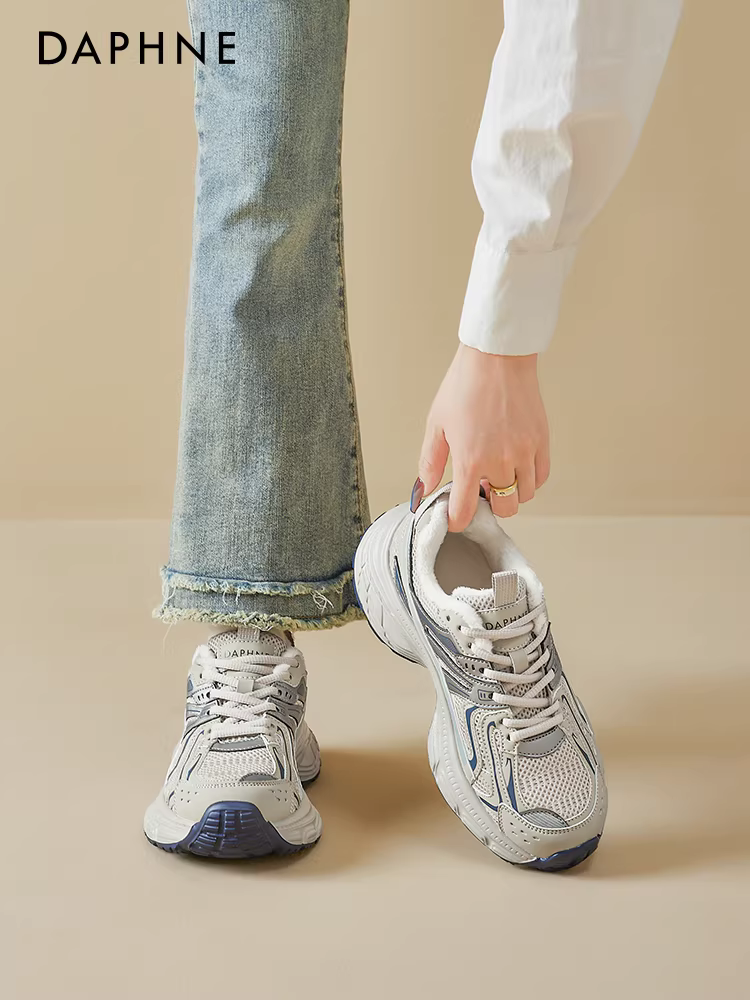 Giày bố đế dày Daphne dành cho nữ 2025, giày mùa đông mới lót lông cừu giữ ấm, giày cotton thể thao thường ngày, ủng tuyết