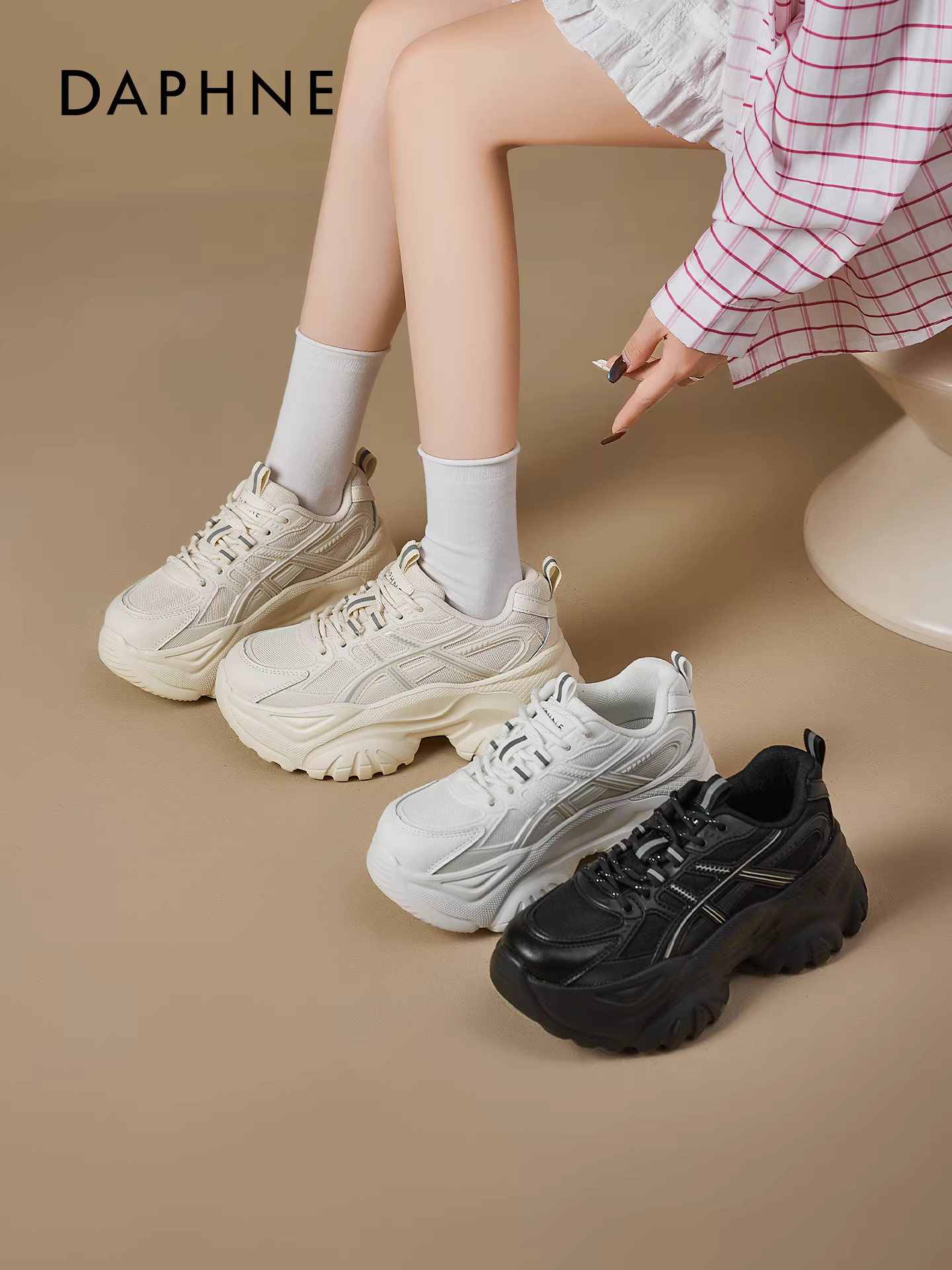 Giày thể thao Daphne màu đen dành cho nữ 2026 giày thể thao nhỏ nhắn phong cách mùa xuân mới có lớp lót lông cừu và đế dày