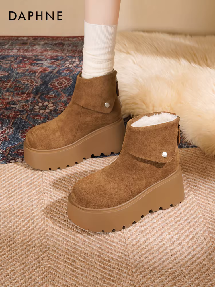 Giày bốt tuyết đế dày Daphne dành cho nữ 2025, giày mùa đông mới giữ ấm bằng cotton, tăng chiều cao, lót lông dày kiểu Birkenstock, bốt ngắn
