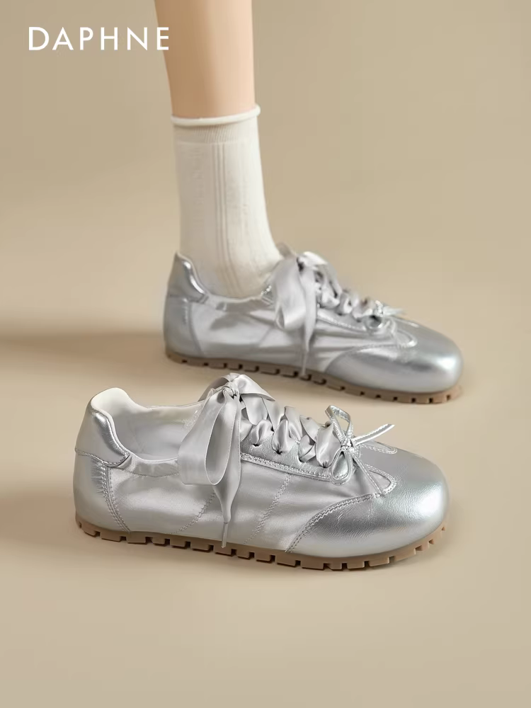 Giày tập múa ba lê Daphne màu bạc dành cho nữ, mẫu mới 2025, giày nữ thu đông, giày thể thao đế mỏng đa năng.