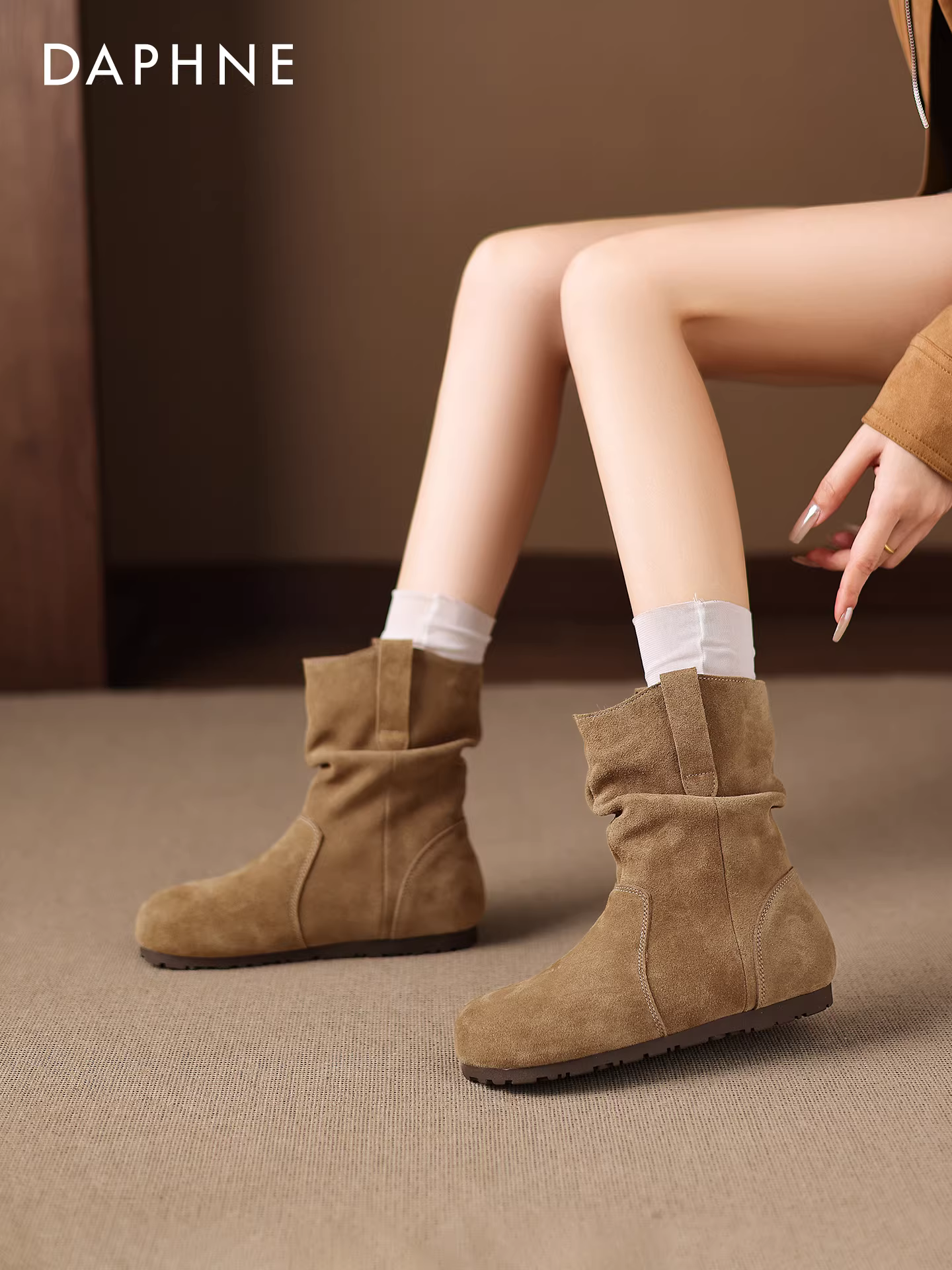 Giày bốt ngắn Daphne dành cho nữ mùa đông 2025 kiểu mới, lót lông cừu, kiểu Birkenstock có gót giấu, kiểu dáng lười, bốt Martin đế bằng.