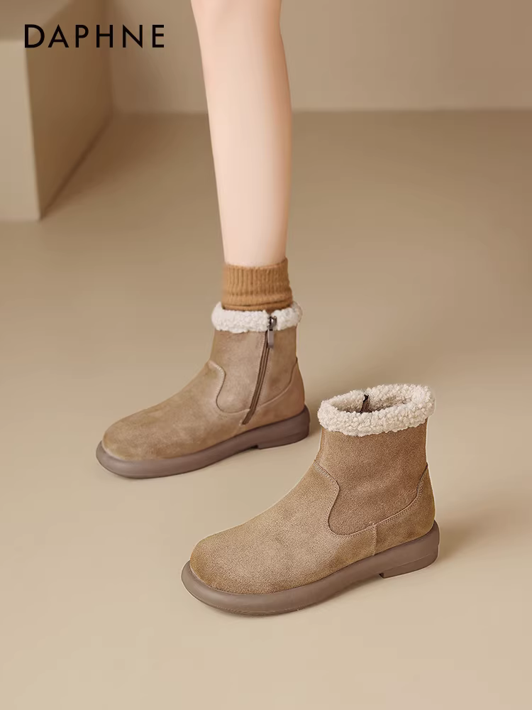 Giày bốt tuyết Daphne dành cho nữ 2025, giày bốt mùa đông mới đế bằng có lông thú mềm mại, giày bốt cotton, giày bốt ngắn kiểu Birkenstock
