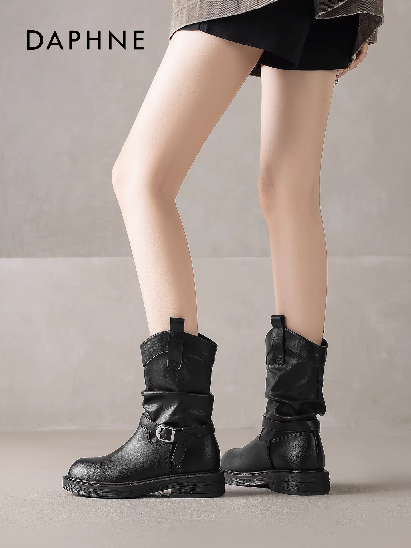 Giày bốt Martin đen Daphne dành cho nữ, mẫu mới thu đông 2025, đế dày, phong cách retro Anh, kiểu bốt ngắn đến giữa bắp chân, kiểu bốt lười.