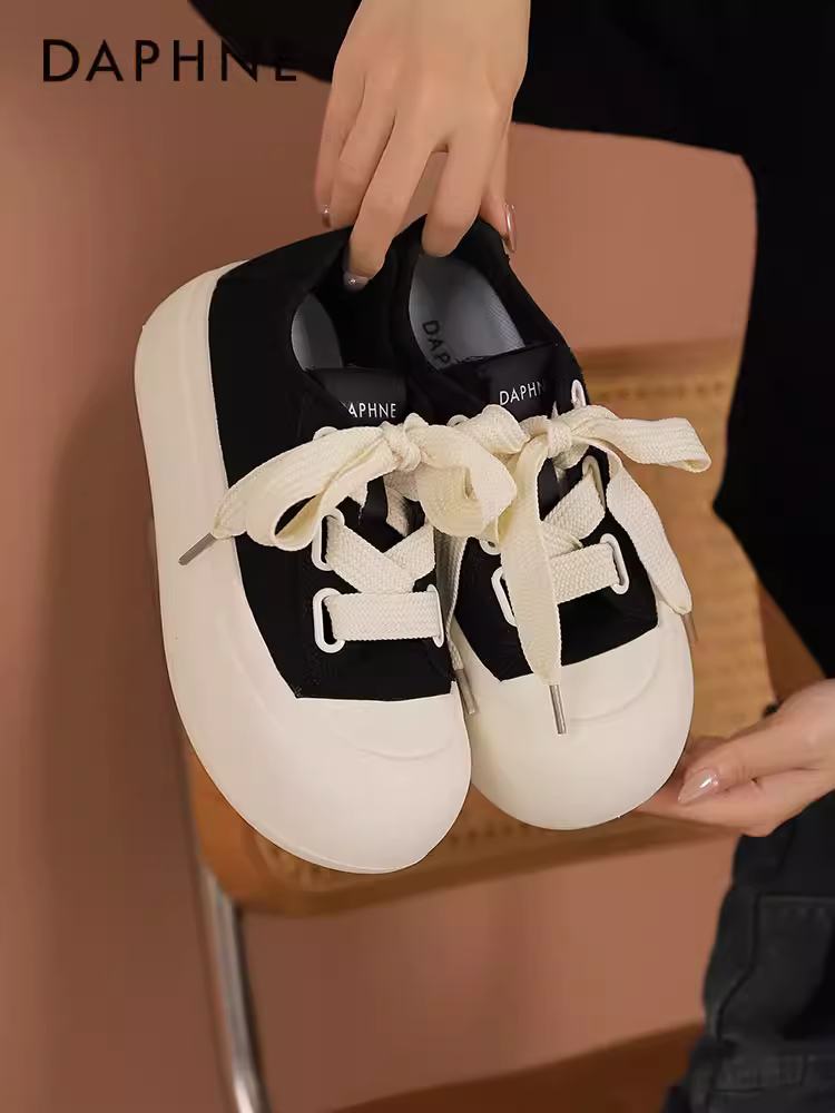 Giày vải đế dày Daphne dành cho nữ 2025 kiểu mới giày mũi rộng tăng chiều cao thoáng khí đa năng màu trắng dành cho nữ mùa thu