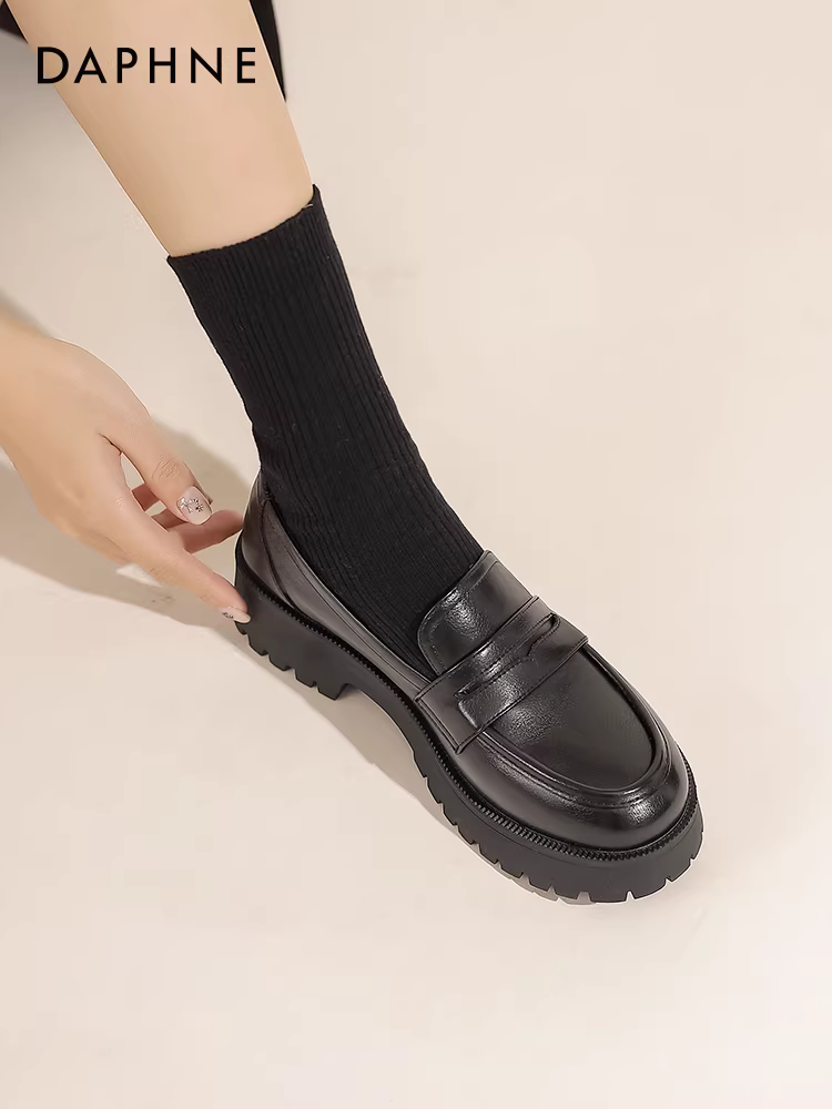 Giày Loafer Daphne nữ 2025, giày xuân thu mới, giày nữ đơn giản màu đen phong cách Anh, đế dày đa năng, giày da nhỏ gọn
