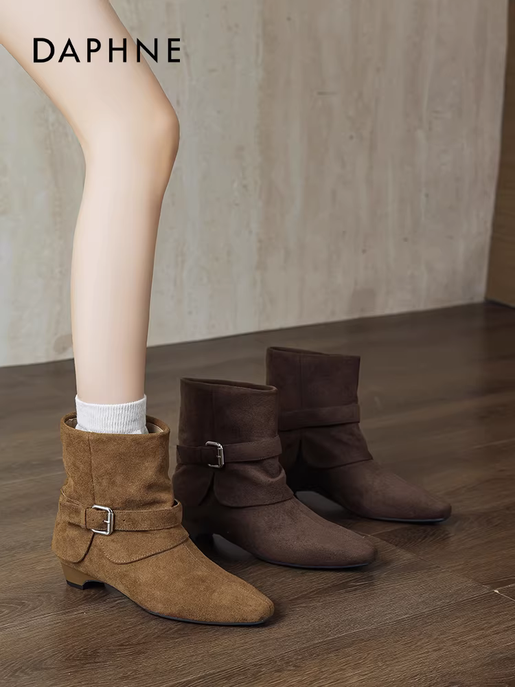 Giày bốt nữ Daphne Maillard, mũi nhọn, kiểu mới 2025, màu cà phê Pháp, kiểu dáng thanh lịch, ôm sát, kiểu bốt cao bồi phương Tây.
