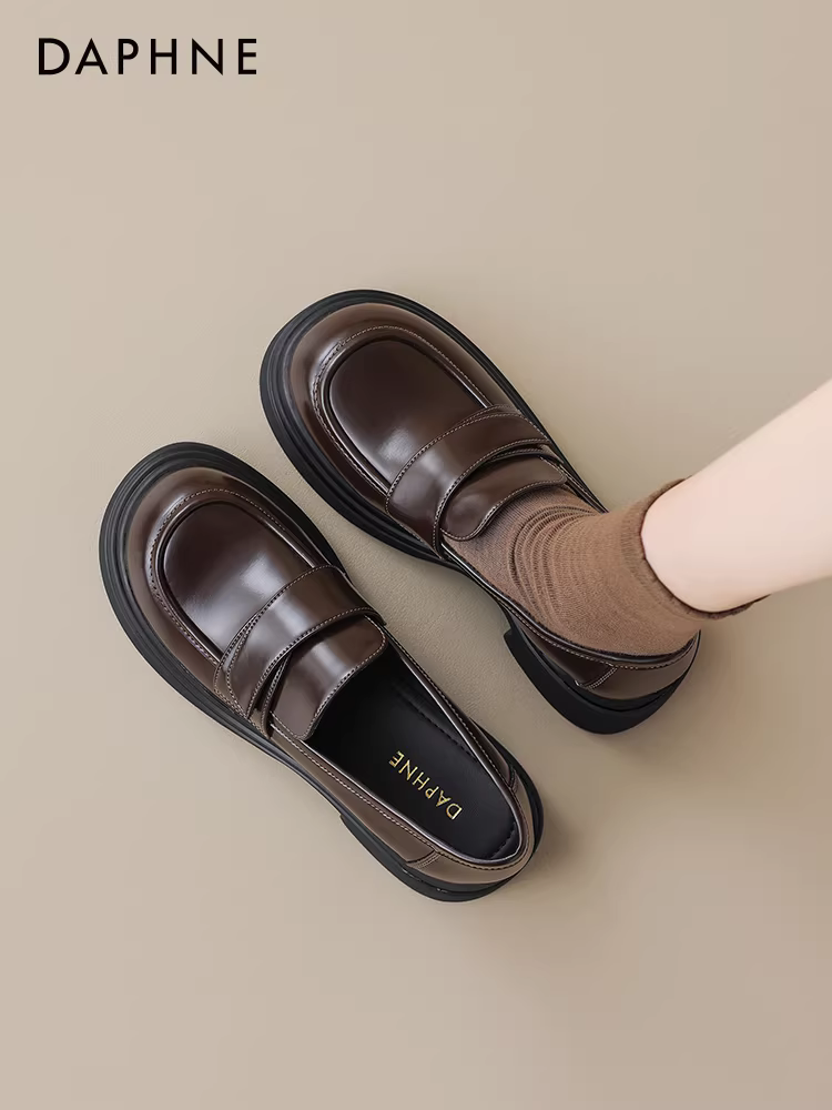 Giày Loafer Daphne màu nâu kiểu Anh mới 2025, giày da nhỏ kiểu JK, đế dày, giày nữ mùa thu, gót dày, giày đơn.