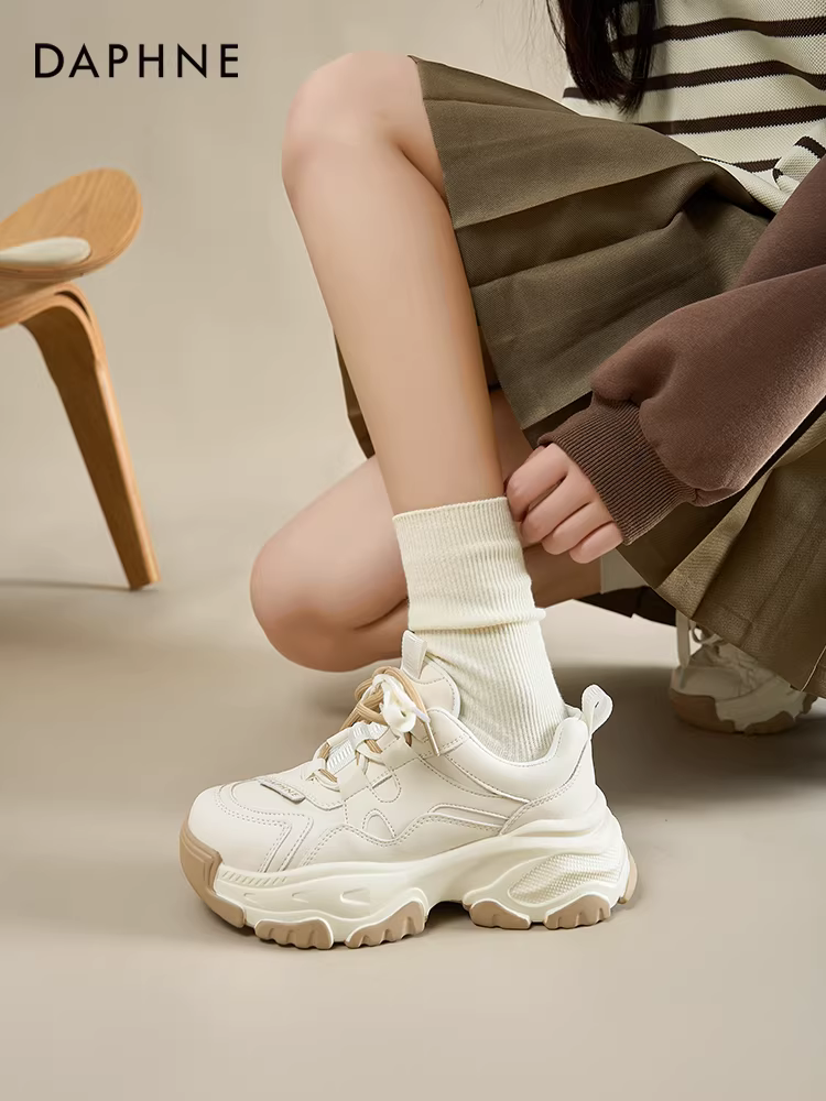 Giày thể thao đế dày Daphne dành cho nữ, giày thể thao mùa thu, giày nữ tăng chiều cao phong cách mùa thu, giày thể thao trắng mới 2025.