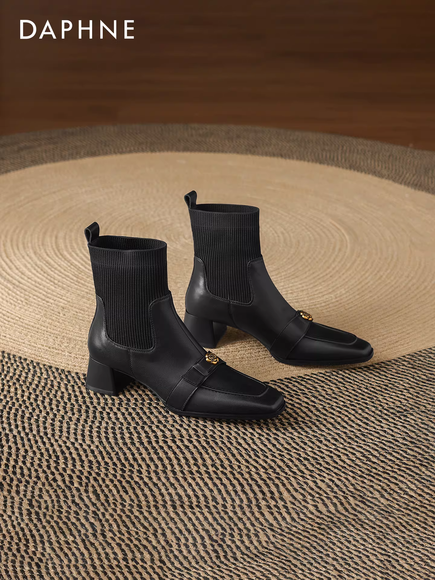 Giày bốt nữ Daphne kiểu dáng thời trang, ôm dáng, mẫu mới thu 2025, giày bốt ngắn đi cưỡi ngựa, giày đi du lịch đồng cỏ Tân Cương