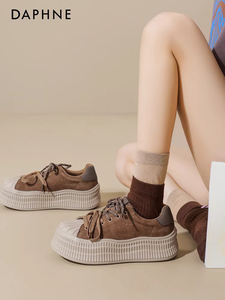 Giày thể thao đế dày màu nâu Daphne dành cho nữ 2026 mùa xuân mới Giày thể thao vải canvas lót lông Melard mũi vỏ sò