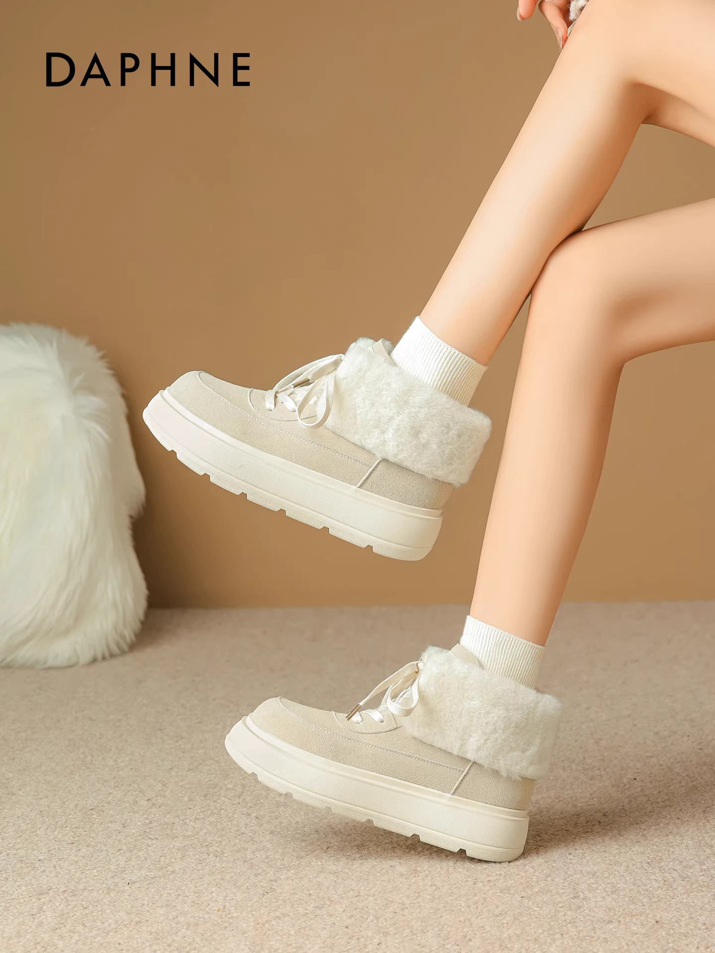 Giày bốt lông Daphne dành cho nữ, giày thể thao cổ cao đế dày lót lông cừu mùa đông, giày cotton ấm áp mới năm 2025.
