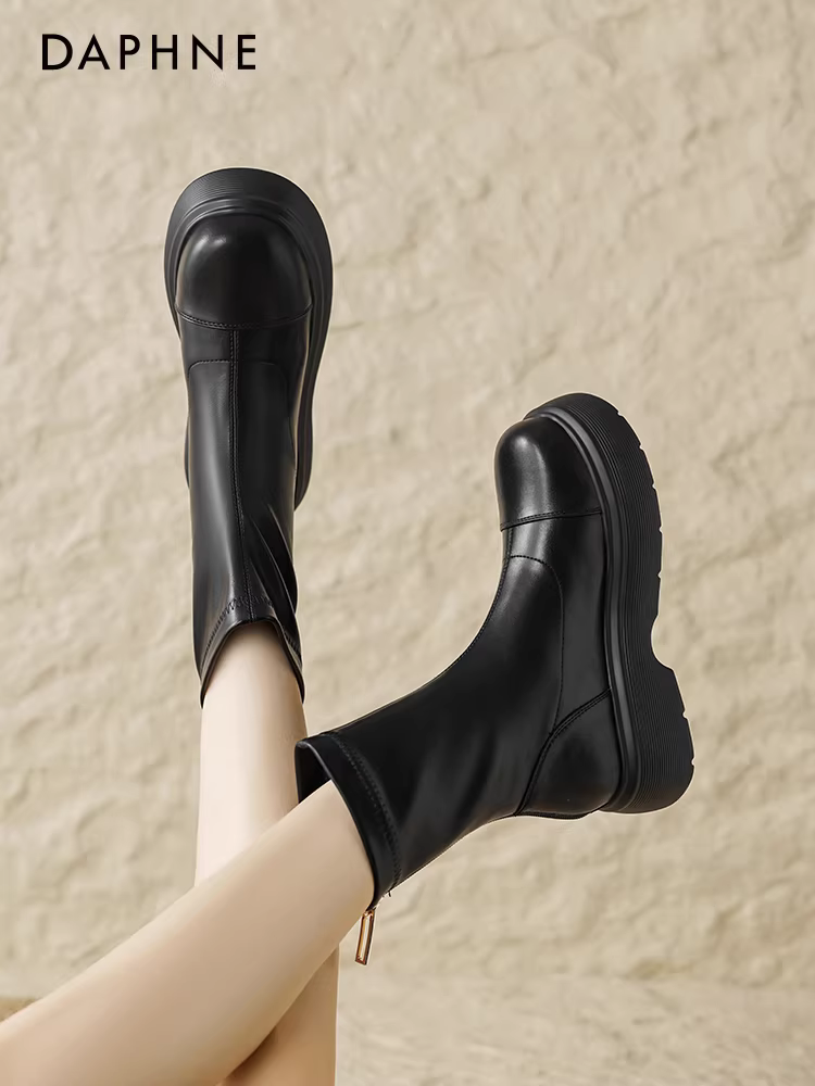 Giày bốt Martin da mềm Daphne dành cho nữ, lót lông cừu và dày dặn, kiểu dáng cổ điển đế dày mùa thu, bốt ngắn kiểu Chelsea nhỏ nhắn.