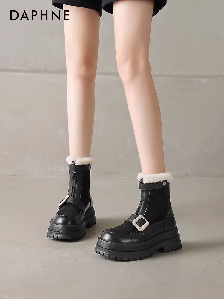 Giày bốt Martin lót lông Daphne dành cho nữ, mẫu mới thu đông 2025, giày bông ấm áp, bốt ngắn đế dày, giày bốt mùa đông đi tuyết dành cho nữ