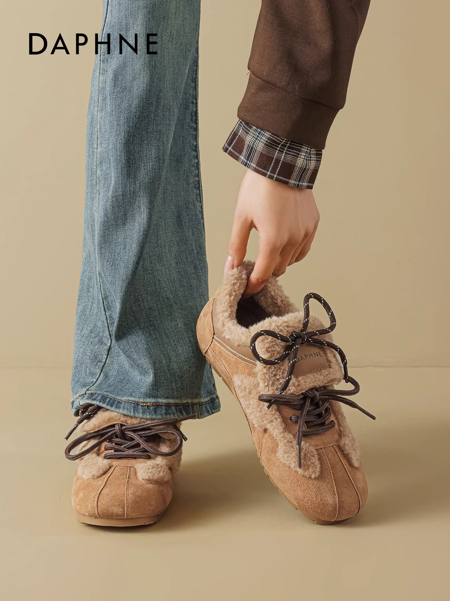 Giày thể thao nữ Daphne lót lông cừu Đức, mẫu mới mùa đông 2025, đế dày, chất liệu cotton, kiểu dáng thể thao thường ngày, giày bốt lông giữ ấm đi tuyết