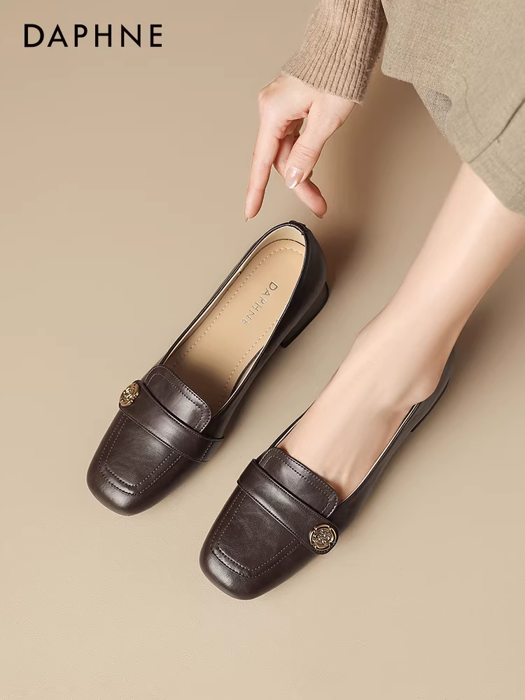 Giày Loafer nữ Daphne đế xuồng, kiểu dáng mới Xuân Hè 2025, mũi vuông, phong cách Pháp, đi làm, retro, đế mềm, chất liệu da nhỏ.
