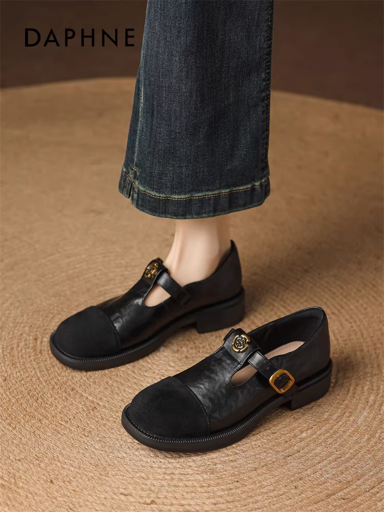 Giày lười màu đen Daphne dành cho nữ mùa xuân 2026 giày da hoa trà mới kiểu Pháp Giày Mary Jane quai chữ T