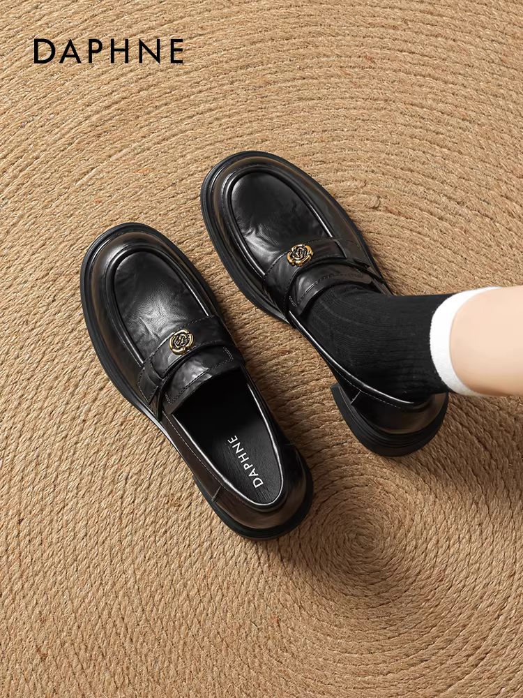 Giày lười đế dày tăng chiều cao Daphne dành cho nữ 2026 giày da đi làm mùa xuân mới hoa trà giày đơn dành cho phụ nữ nhỏ nhắn