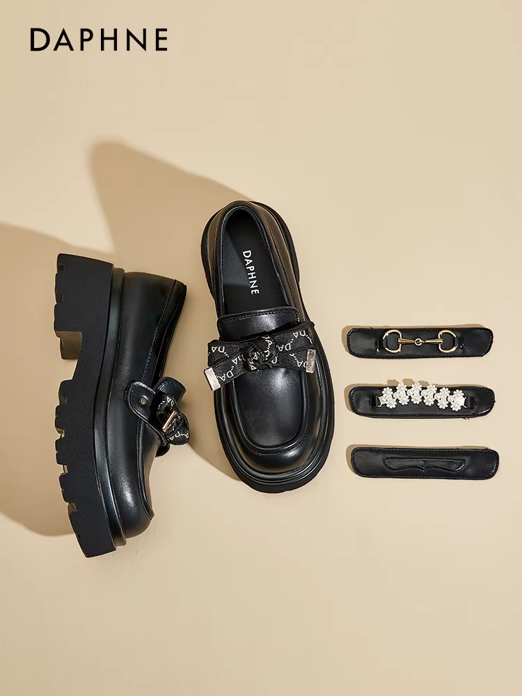 Giày lười nữ Daphne, kiểu Anh, mẫu mới 2025, kiểu lười màu đen đế dày mùa thu, giày da nhỏ, giày đơn.
