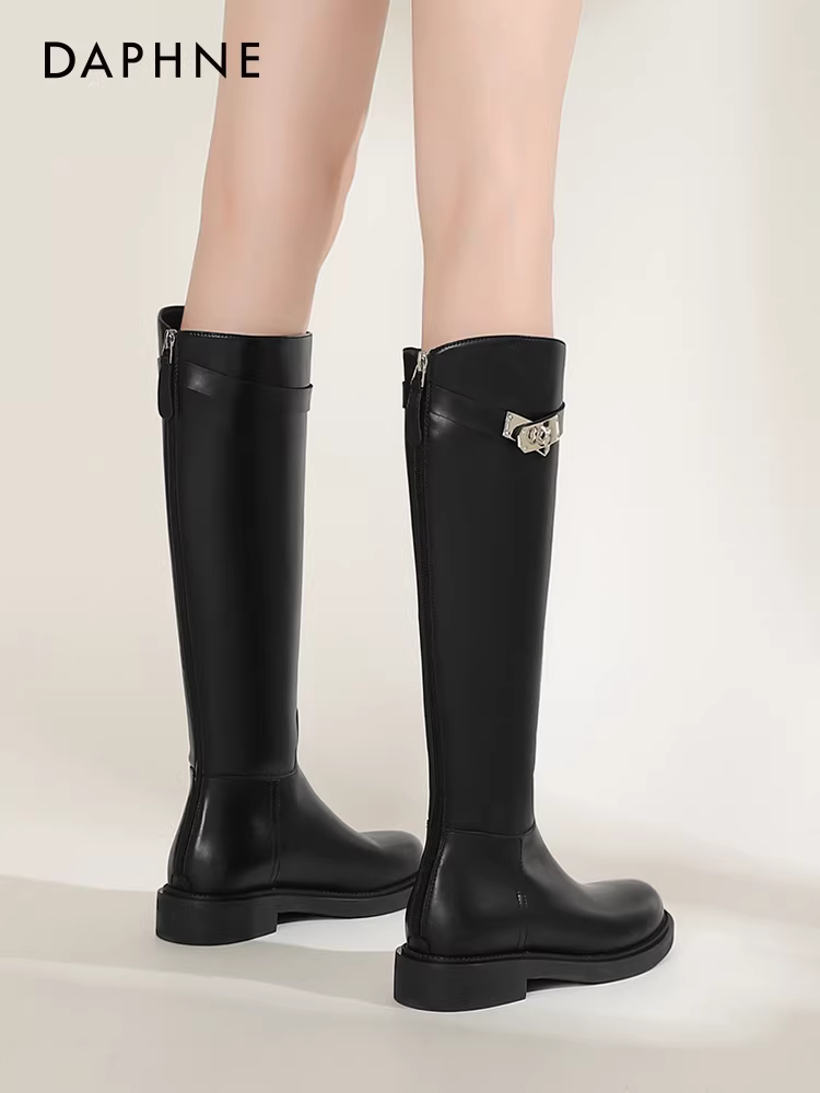 Giày bốt nữ cao cổ Daphne 2025 mới thu đông, khóa kim loại, kiểu dáng cao cổ, đi cưỡi ngựa, trên gối, dành cho nữ