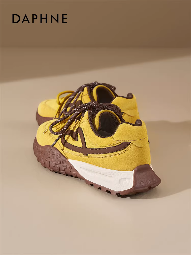 Giày tập Đức đế dày Daphne dành cho nữ, giày đế mềm kiểu retro mới mùa đông 2025, giày thể thao ballet màu vàng.