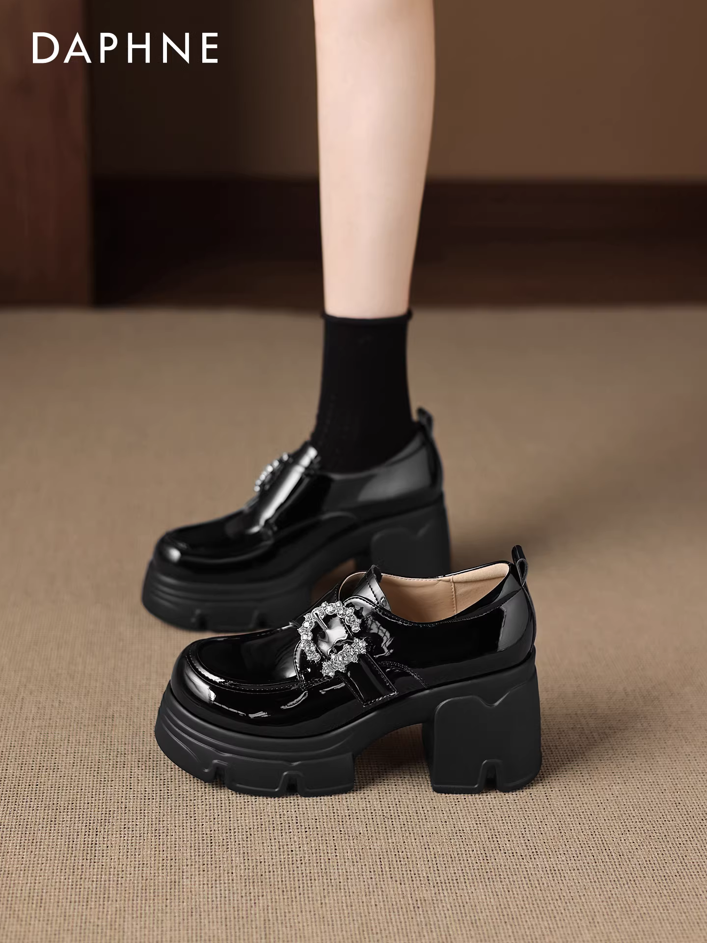 Giày cao gót Daphne dành cho nữ 2025, mẫu mới thu đông, đế dày, tăng chiều cao, kiểu lười, giày da nữ phong cách Anh.