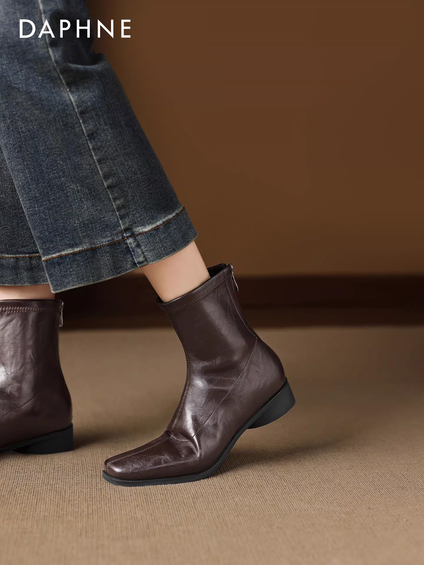 Giày bốt cổ ngắn mũi vuông dáng thon Daphne dành cho nữ, mẫu mới thu đông 2025, kiểu Chelsea, đi làm, gót thấp, kiểu Martin