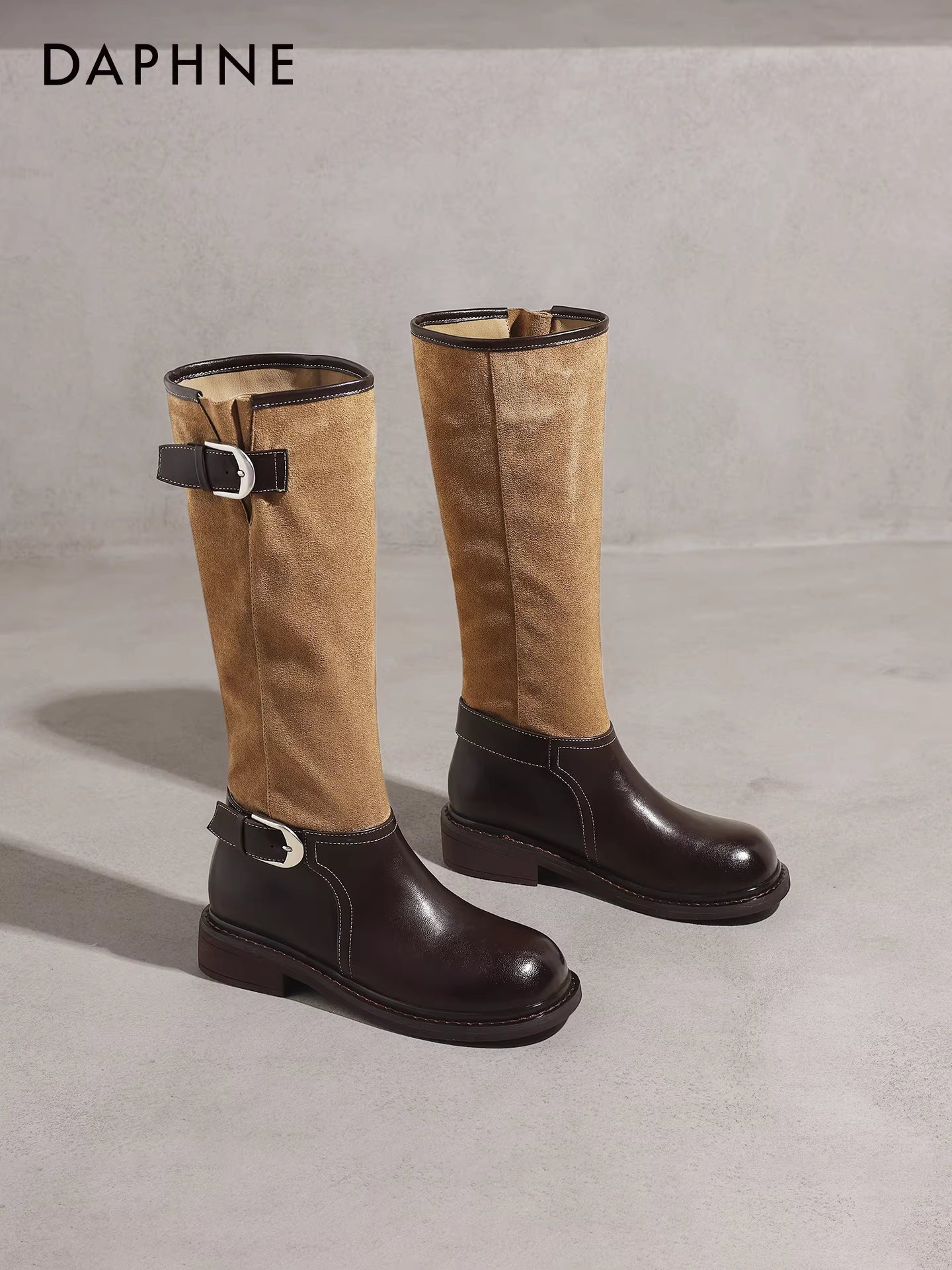 Giày bốt nữ Daphne cao cổ mùa đông 2025 kiểu mới, bốt Martin phối màu, bốt đế bằng, bốt da lộn, bốt đi xe
