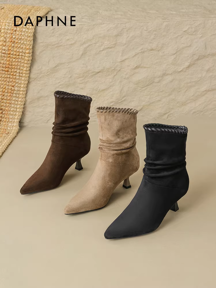 Giày bốt mũi nhọn ngắn Daphne dành cho nữ, bốt cao gót mùa thu, mẫu mới 2025, bốt lười màu nâu Melard, rất thời trang.