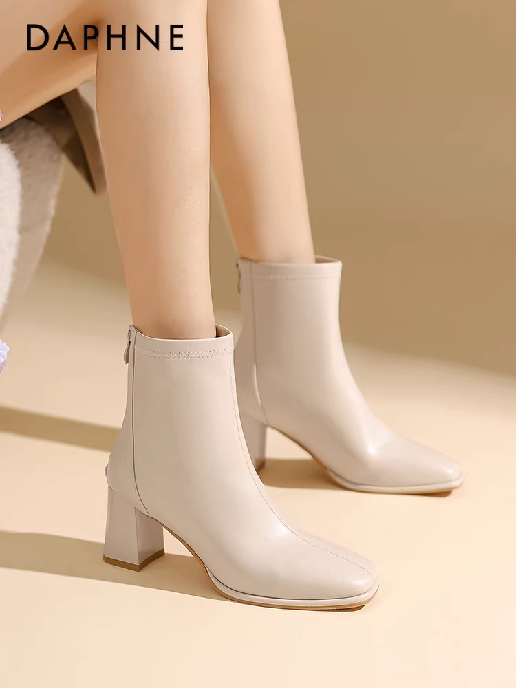 Giày bốt cao gót ngắn lót lông Daphne dành cho nữ, mẫu mới mùa đông 2025, kiểu Pháp, màu trắng, ôm chân, gót thô, kiểu Martin.