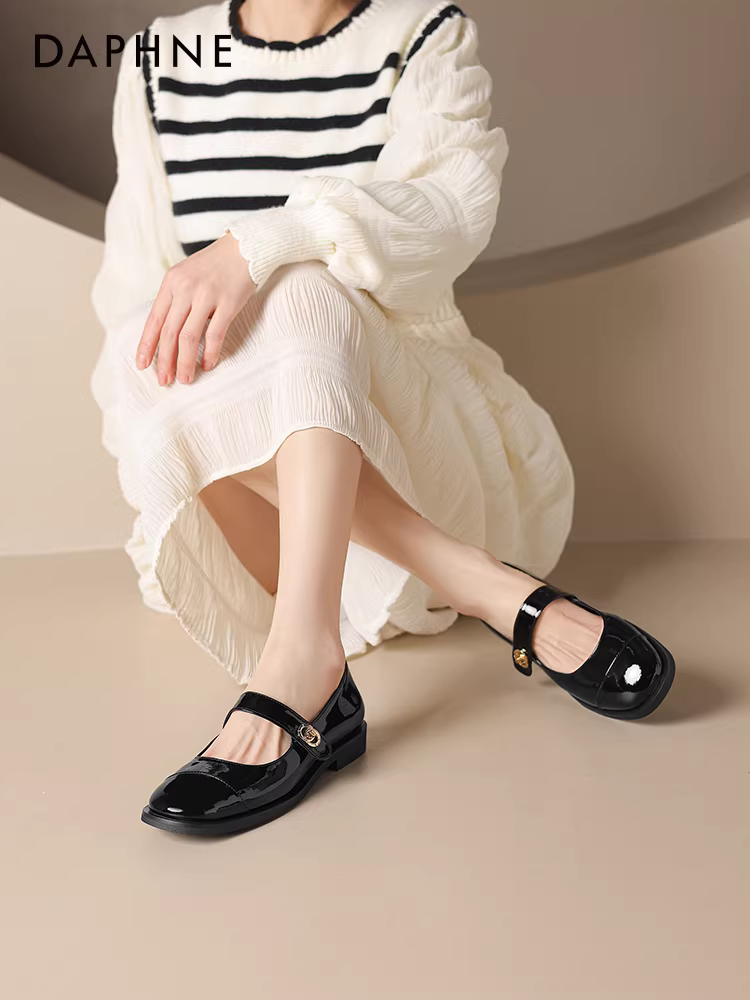 Giày nữ Daphne đỏ kiểu Mary Jane 2025, giày bệt nữ mùa xuân thu, giày da bóng nhỏ, giày cưới