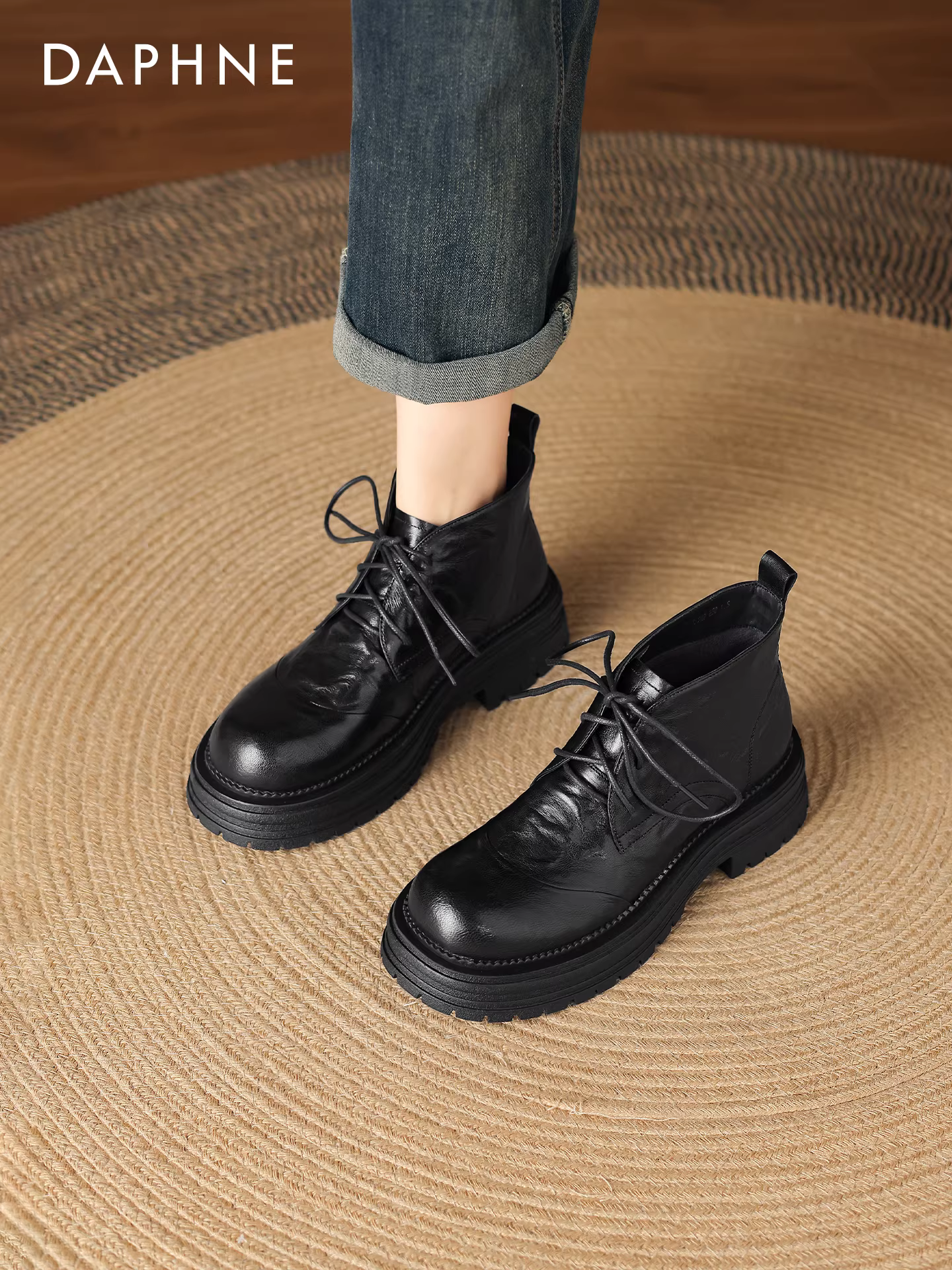 Giày bốt Martin đế dày Daphne dành cho nữ 2025 kiểu Anh mới màu đen cổ thấp tăng chiều cao ôm sát mắt cá chân