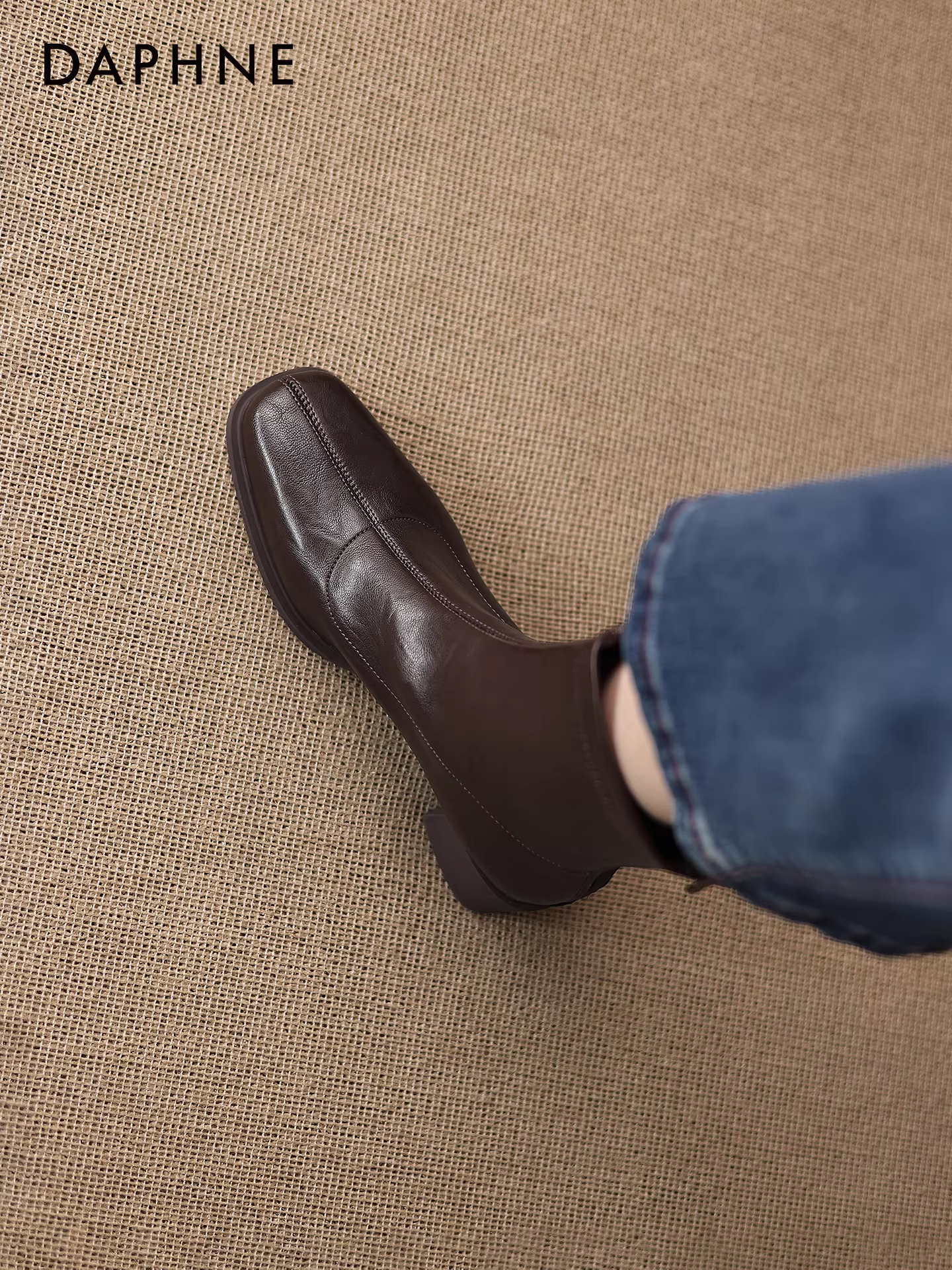 Giày bốt cổ ngắn Daphne đen kiểu retro 2025 kiểu mới, gót vuông chunky, mũi vuông, đi làm, kiểu Martin, nữ, mùa thu, chất liệu thun ôm chân