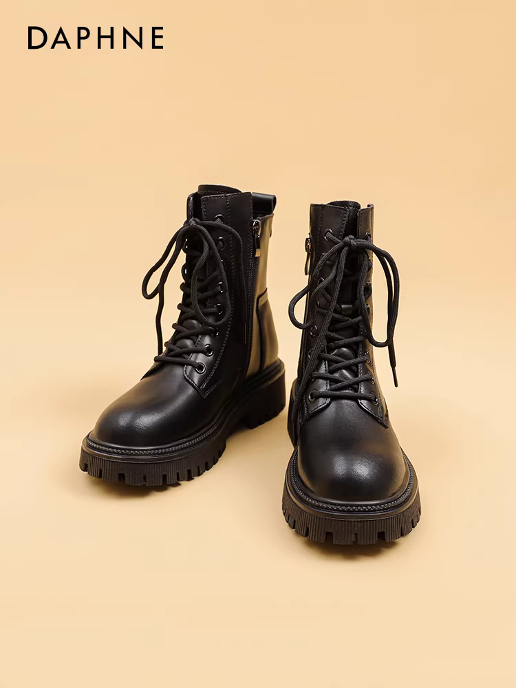 Giày bốt nữ Daphne Martin 2025 kiểu Anh, mùa đông mới, lót lông cừu, chất liệu cotton, màu đen, cổ ngắn, đế dày